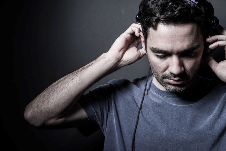 2DJ Gustavo Castro - Credito Music Solutions