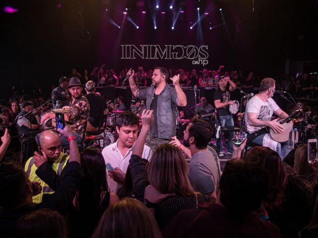 Inimigos da HP e Sunga de pano sobem ao palco da Rust Music Bar para lançar O Último Samba do Ano Inimigos da HP e Sunga de pano sobem ao palco da Rust Music Bar para lançar O Último Samba do Ano