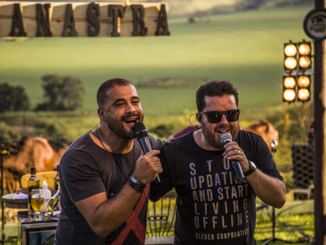 Bruno César & Luciano dominam as paradas musicais do país com ‘Puro Malte’ Bruno César & Luciano dominam as paradas musicais do país com ‘Puro Malte’